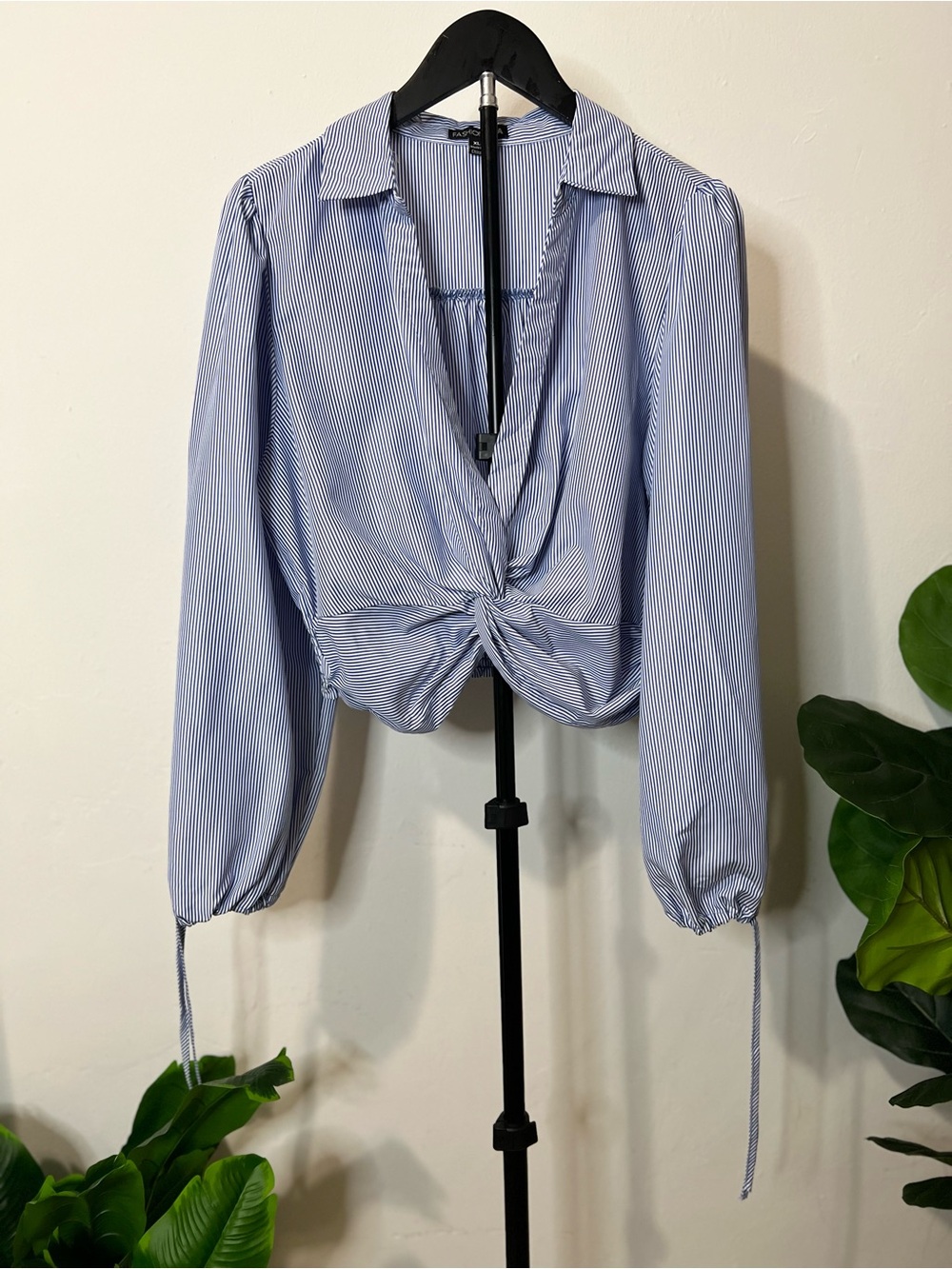 Fashion Nova XL Blue White Pinstripe Twist Front Crop Blouse Office Siren
